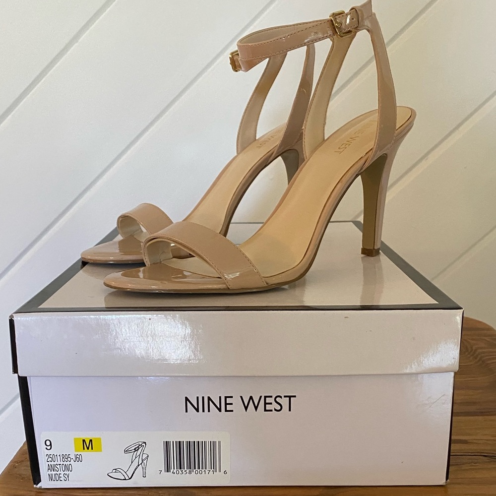 Nine West Pump, Nude leather